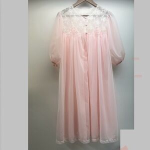 Vintage Pink Chiffon Peignoir Nightgown / Robe